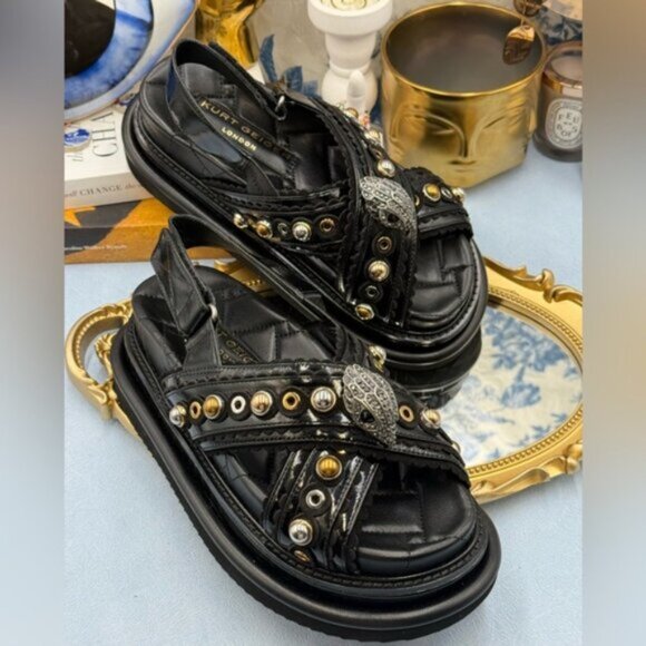 🆕 KURT GEIGER LONDON 🧿 NWOB Orson Cross Scallop Sandal, Black - Sz 37 US  7 - Picture 9 of 16